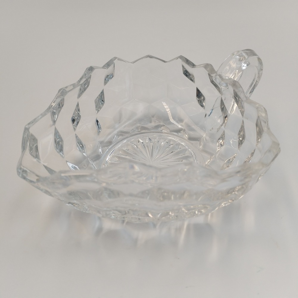 Vtg Clear Pressed Glass Heart Shaped Nappy Dish Handle Diamond Cut Sunburst Base